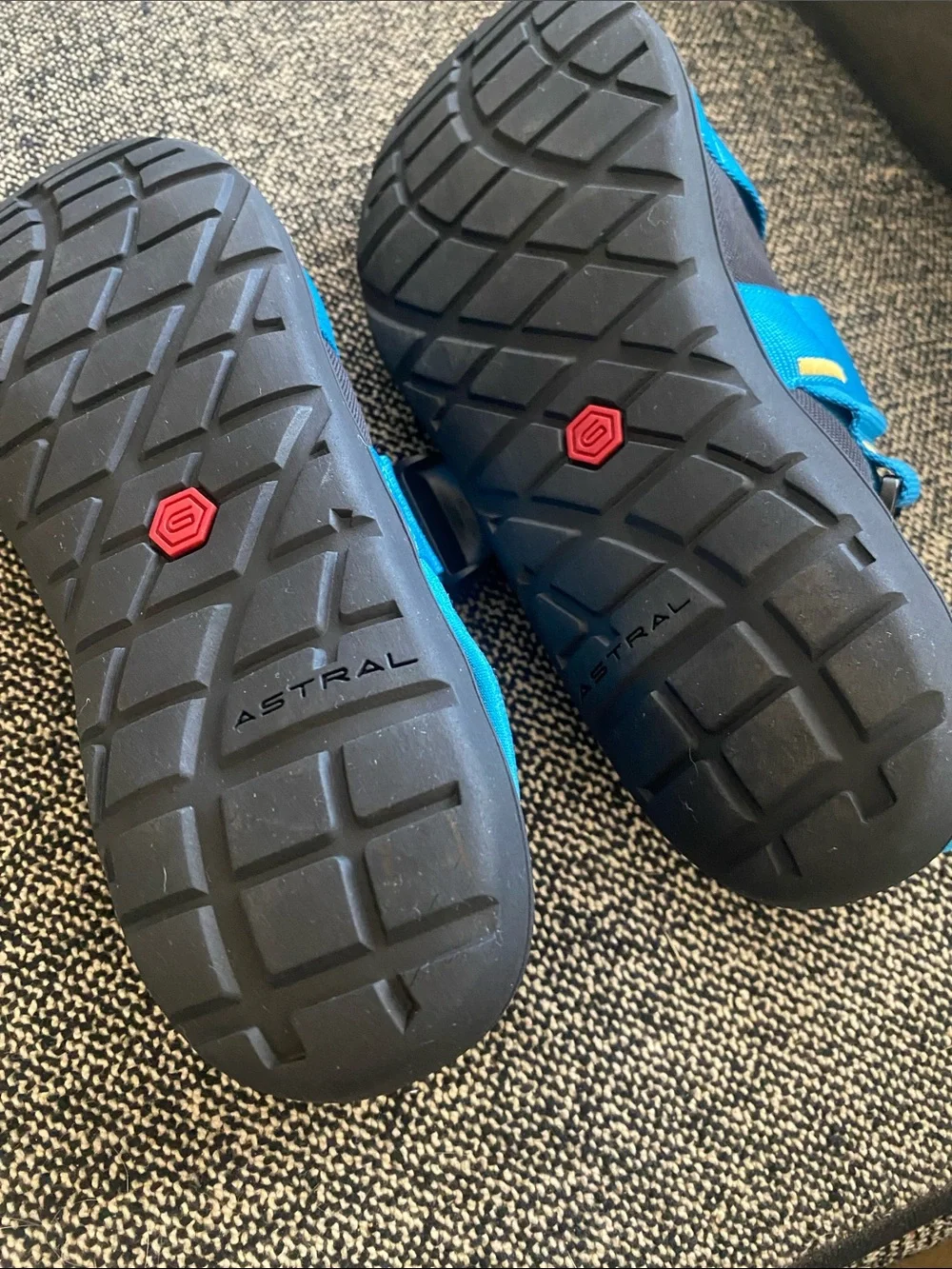Astral sandals Unisex size 8